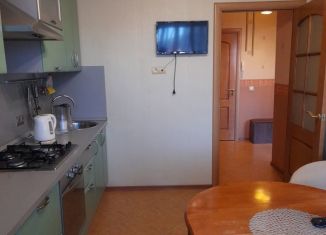 Сдается в аренду однокомнатная квартира, 38 м2, Дмитров, Сиреневая улица, 7