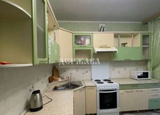 Сдается в аренду двухкомнатная квартира, 63 м2, Старый Оскол, ЖК Витязь, микрорайон Северный, 7