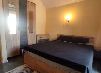 Комната в аренду, 50 м2, поселок городского типа Новофёдоровка, улица Олега Колодяжного, 6