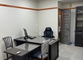 Сдача в аренду офиса, 20 м2, Махачкала, улица Чеэрова, 12
