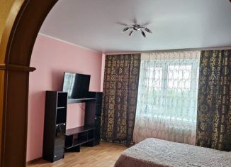 Сдам в аренду 2-ком. квартиру, 70 м2, Стерлитамак, улица Николаева, 22