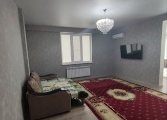 Сдаю в аренду 2-ком. квартиру, 76 м2, Дагестан, проспект М. Омарова, 8