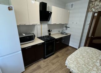 Сдача в аренду двухкомнатной квартиры, 56 м2, Сочи, улица Свердлова, 46, микрорайон Черемушки