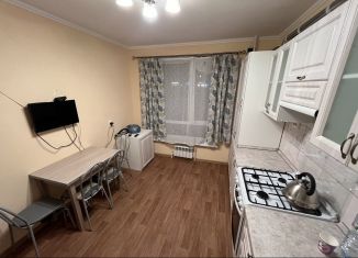 Аренда двухкомнатной квартиры, 55 м2, Калуга, улица Петра Тарасова, 31