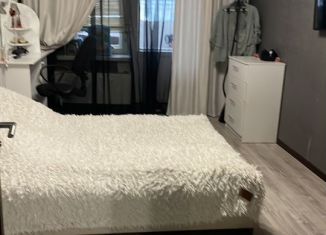 Сдам в аренду трехкомнатную квартиру, 85 м2, Старый Оскол, микрорайон Степной, 5