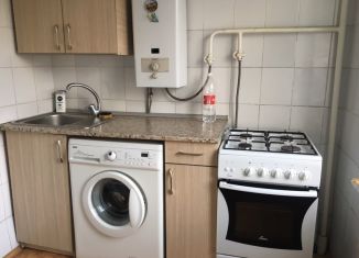 Продам 2-ком. квартиру, 45 м2, Новочеркасск, Красный спуск, 39