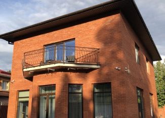 Продается дом, 200 м2, Сарапул, улица Ефима Колчина, 84