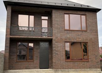 Продаю дом, 210 м2, посёлок городского типа Семендер, улица Таркинская