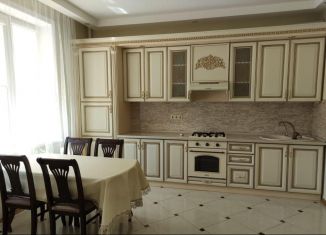 Продаю 3-комнатную квартиру, 90 м2, Избербаш, проспект Ленина, 2А