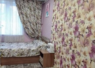 Продается трехкомнатная квартира, 40 м2, Моршанск, улица Лотикова, 72