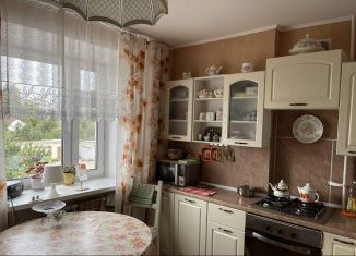 Продажа трехкомнатной квартиры, 77 м2, Ржев, улица Калинина, 1