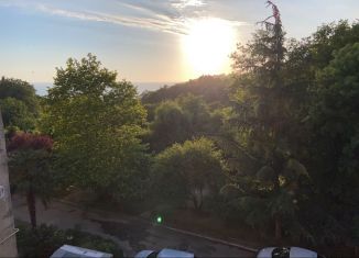 Сдам двухкомнатную квартиру, 56 м2, Сочи, Курская улица, 15, микрорайон ВВС