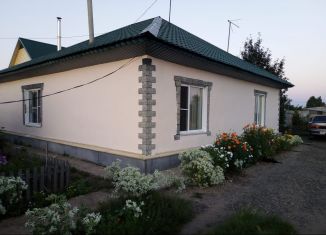 Продам дом, 70 м2, поселок городского типа Благовещенка, Центральная площадь