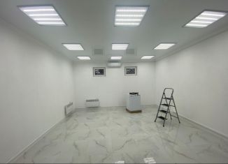 Продам торговую площадь, 35 м2, город Кизилюрт, улица Гамзата Цадаса, 83/5