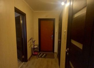 Сдам в аренду 1-ком. квартиру, 33 м2, Псков, улица Майора Доставалова, 1