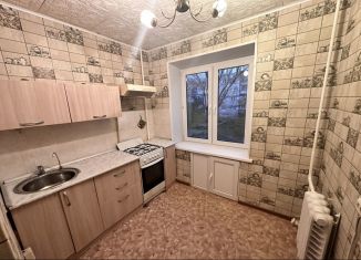 Сдается двухкомнатная квартира, 45 м2, Копейск, улица Гастелло, 34