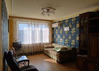 Сдам в аренду 3-ком. квартиру, 68 м2, Серпухов, улица Космонавтов, 27