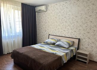 Сдается в аренду 2-комнатная квартира, 58 м2, Сочи, улица Свердлова, 46, микрорайон Черемушки