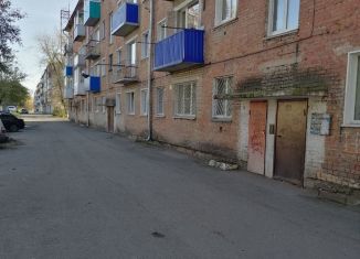 Продается 2-ком. квартира, 42.4 м2, поселок Карагайлинский, Комсомольский проспект, 5