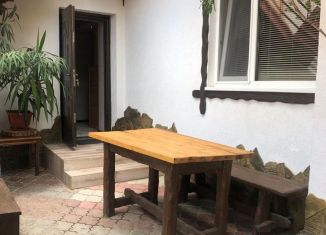 Сдаю в аренду дом, 54 м2, Крым, улица Революции, 5