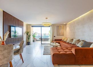 Продам 1-ком. квартиру, 67 м2, посёлок городского типа Сириус, Голубая улица, 3