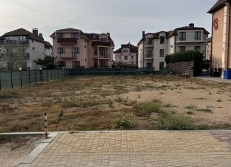 Продаю земельный участок, 7.5 сот., поселок городского типа Новофёдоровка, Киевская улица, 2