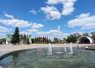 Продаю помещение свободного назначения, 1302 м2, Яровое, улица Ленина, 9А