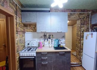 Продаю 2-комнатную квартиру, 55.3 м2, Сарапул, улица Ефима Колчина, 2А