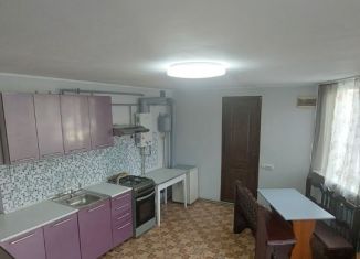 Сдаю в аренду дом, 62 м2, Евпатория, улица Шишкина, 33