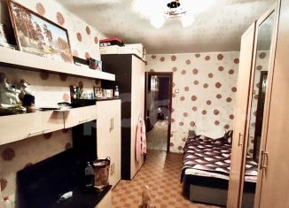 Продам 3-ком. квартиру, 58.8 м2, Москва, улица Кухмистерова, 18, станция Люблино