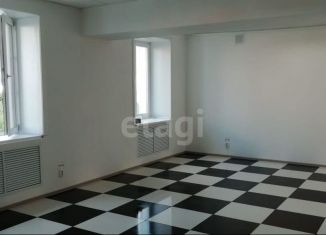 Продаю торговую площадь, 61.7 м2, Полевской, улица Ленина, 35