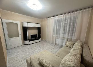 Сдаю в аренду однокомнатную квартиру, 37.9 м2, Губкин, Севастопольская улица, 111