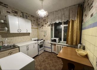 2-комнатная квартира в аренду, 49 м2, Евпатория, проспект Победы, 43