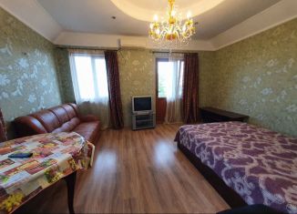 Сдача в аренду 1-ком. квартиры, 40 м2, Алупка, Ялтинская улица, 2