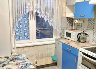 Сдам в аренду трехкомнатную квартиру, 56 м2, Москва, улица Рокотова, 4к2, район Ясенево